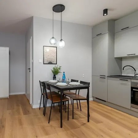 아파트 Naturalny - Blisko Centrum By Spaceapart 옐레니아구라